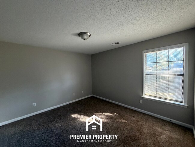 Building Photo - 6351 Oak Walk Ln