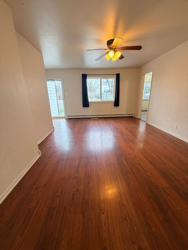 Building Photo - RENTAL 3 Bed Home w/ Garage Workshop & Fenced Yard