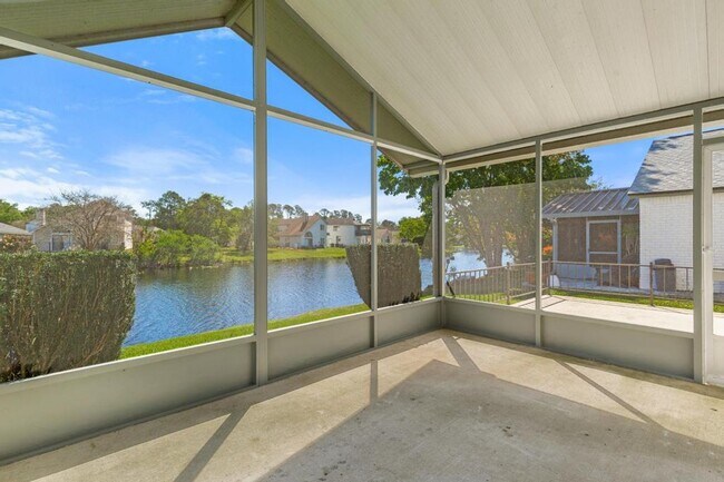 Building Photo - Charming Waterfront Home in Southside