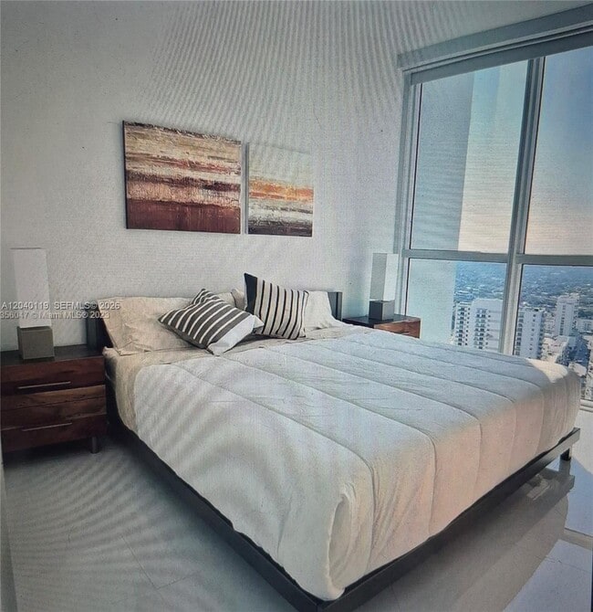 Building Photo - 1080 Brickell Ave