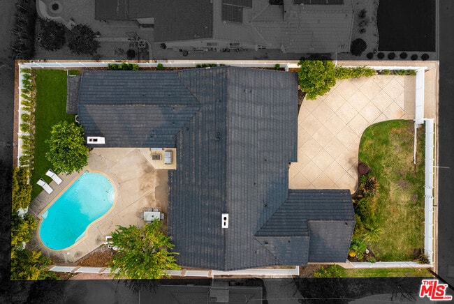 Building Photo - 16517 Hartsook St