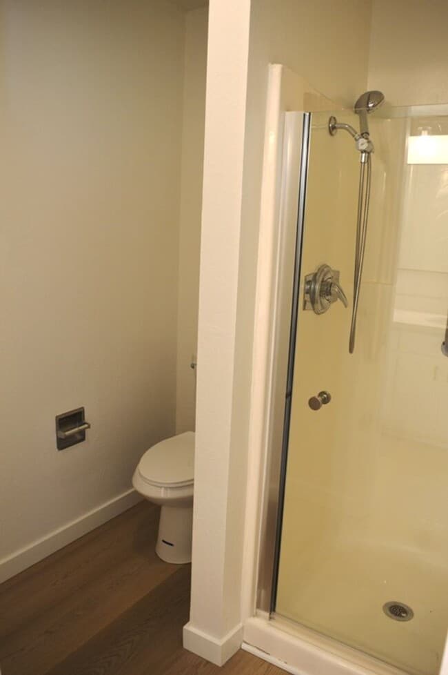 Building Photo - Beautifully Updated Condo with Bay View and 2 Primary Suites!