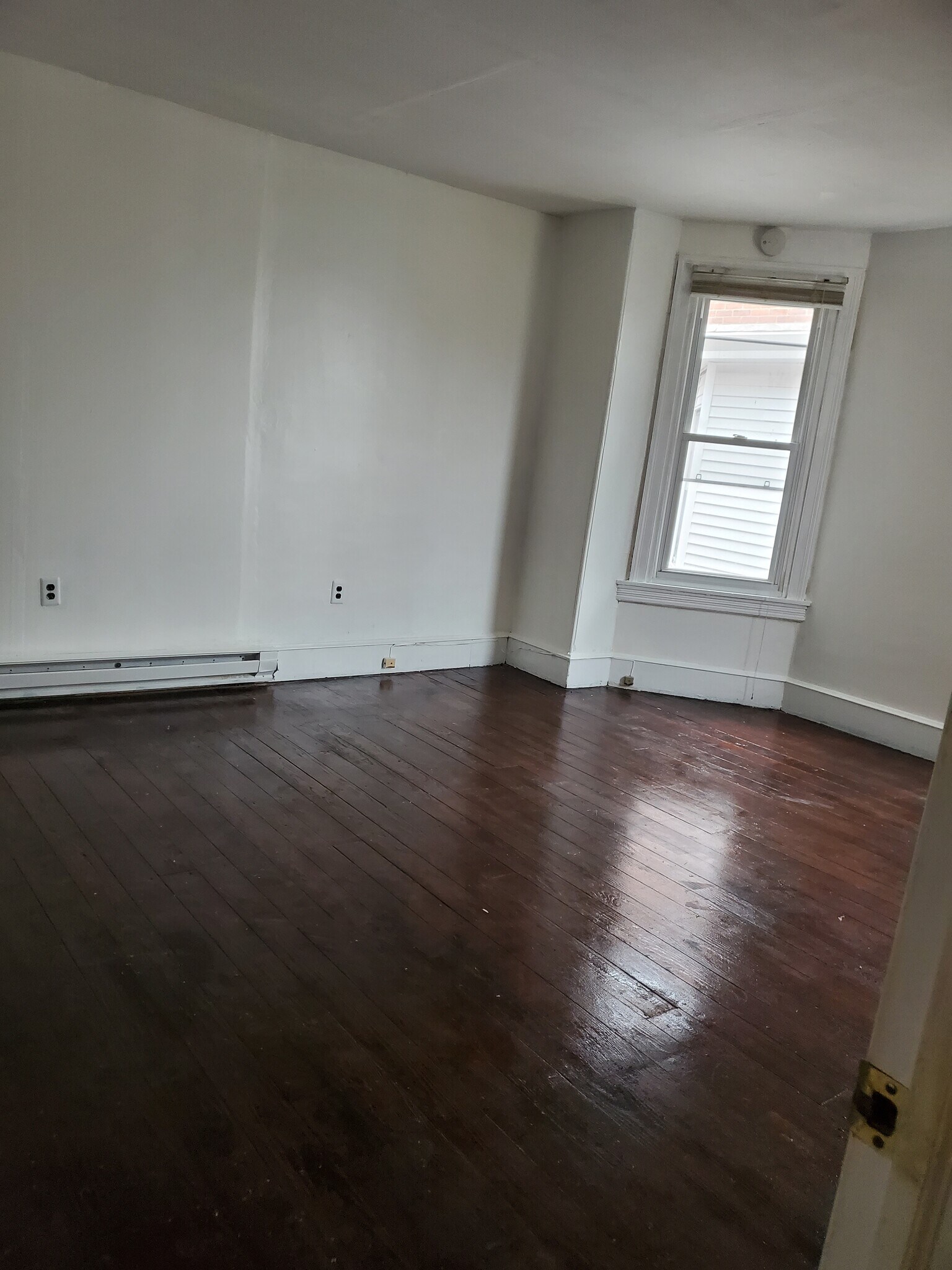 2nd Bedroom - 918 W Marshall St