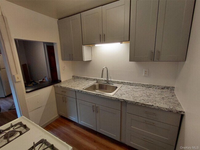 Building Photo - 87 W Pierpont St