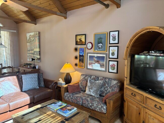 Building Photo - 46855 Mountain Cove Dr