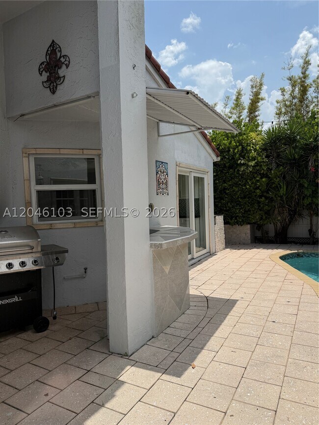 Building Photo - 616 SW 88th Pl E