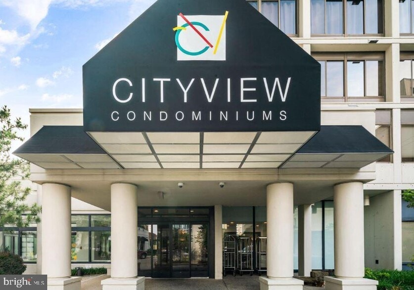 South tower UNIT 504 - 2001 Hamilton St