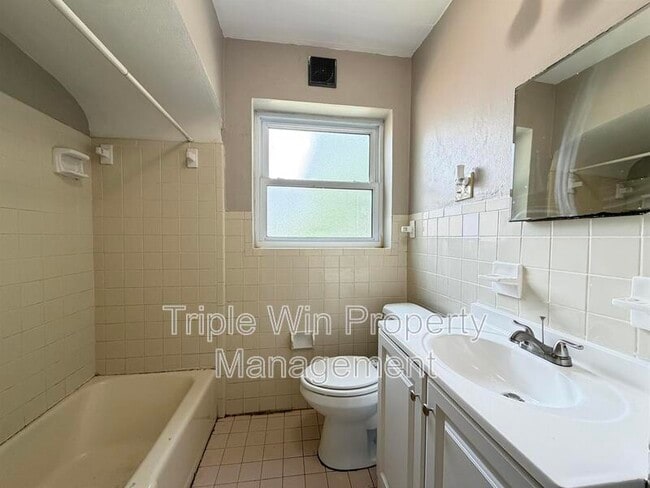 Building Photo - 1629 Redman Rd