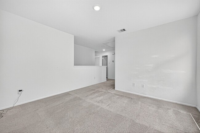 Building Photo - 27003 Euphonia Grn Ln