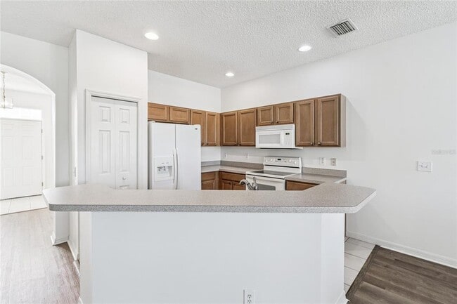 Building Photo - 571 Shoreham Ct NE