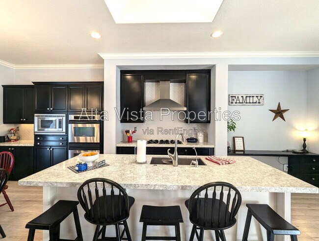 Building Photo - 9129 White Alder Ct
