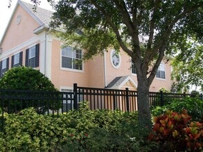 Building Photo - 12807 Madison Pointe Cir