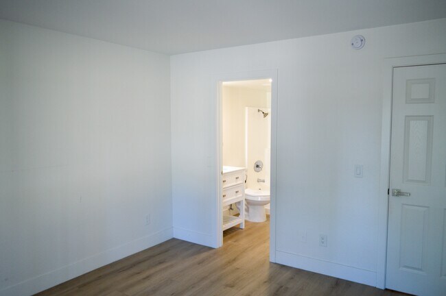 Building Photo - 3535 Banbury Dr