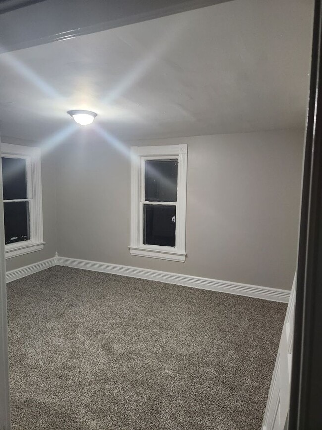 Building Photo - Single family Home