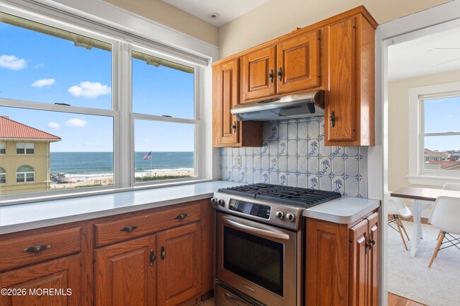 Building Photo - 1 Roseld Ave