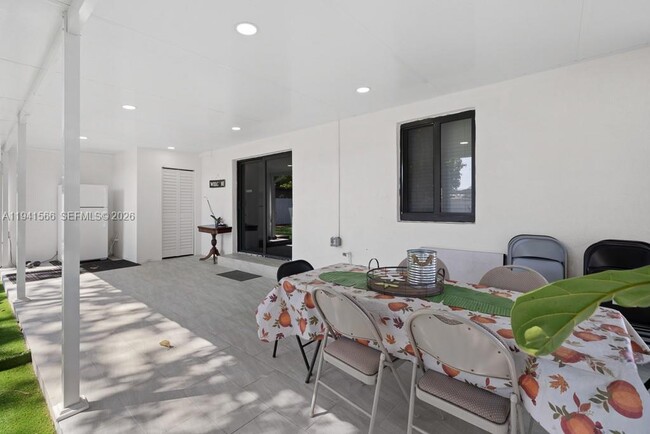 Building Photo - 445 SW 62nd Ct