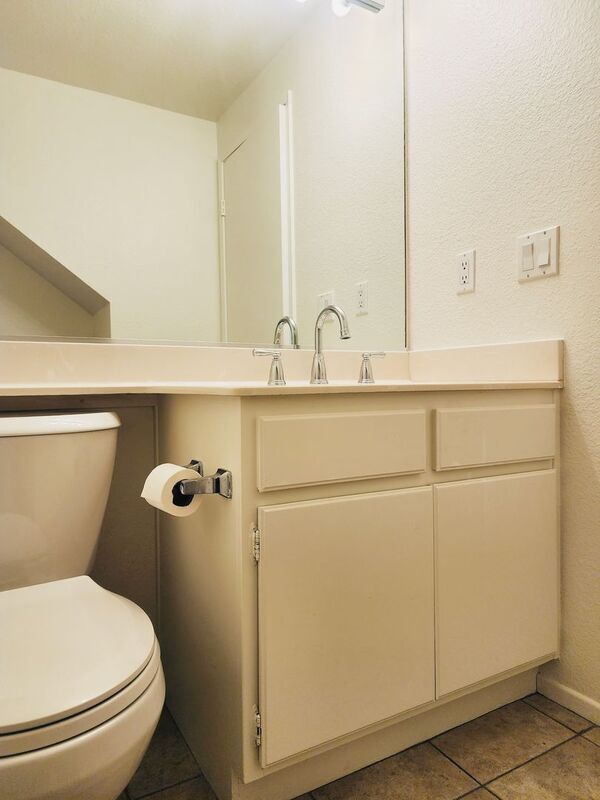 Building Photo - 2275 Hawthorne Pl