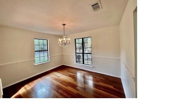 Building Photo - 1045 Hidden Hills Dr