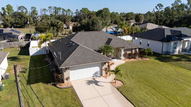 Building Photo - Move in with Zero Deposit! Turnkey Furnish...