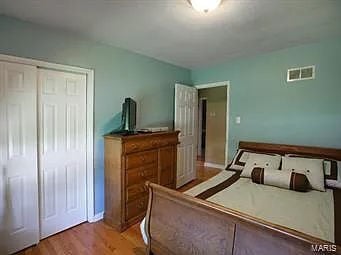 Building Photo - "Charming 3-Bedroom Retreat with 2 Full Baths in Prime Saint Louis Location - 1537 Sq Ft of Comfo...