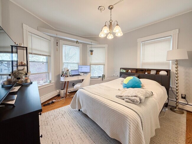 Building Photo - 37 Harvard Ave