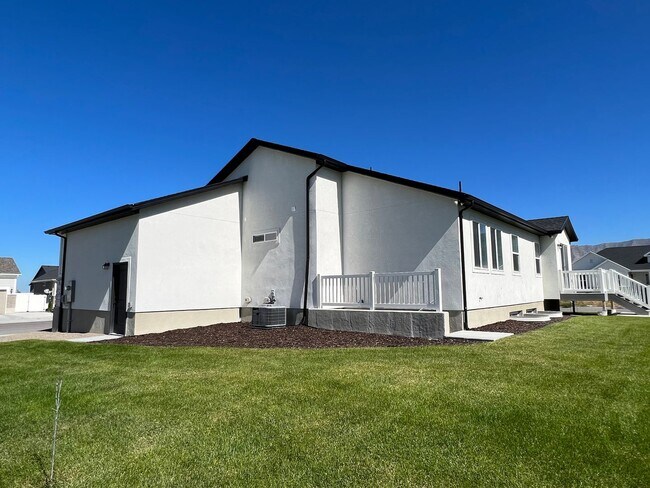 Building Photo - 881 W Sagewood Dr