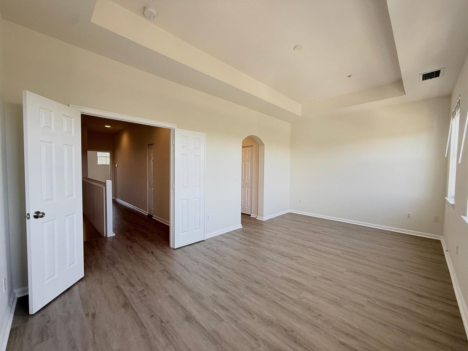 Building Photo - 425 Greenwich Cir