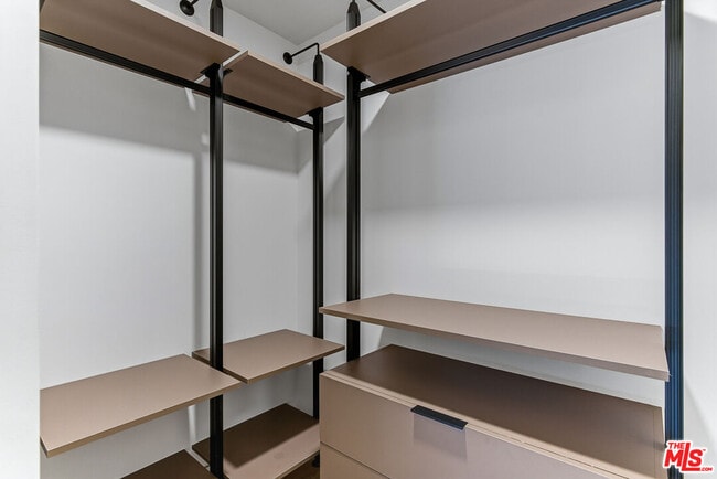 Building Photo - 10601 Washington Blvd