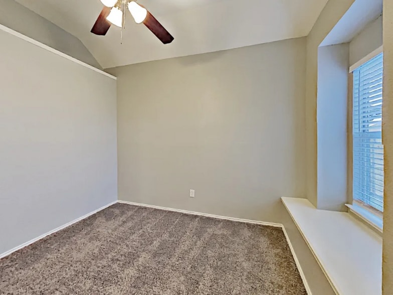 Building Photo - 2408 Baretta Dr