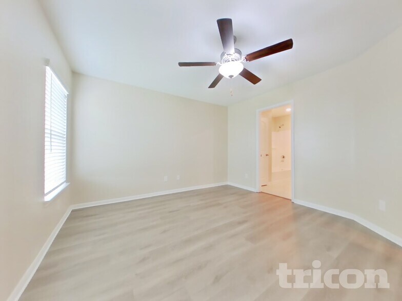 Building Photo - 524 Red Dusk Paint Dr