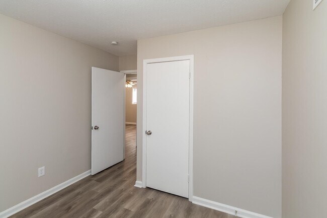Building Photo - 453 Charter Ave
