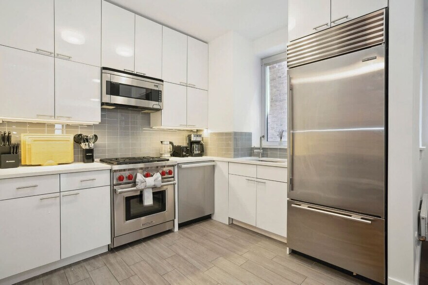 Building Photo - 125 E 83rd St