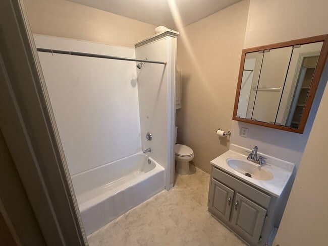 Building Photo - 11 New Hampshire Ave