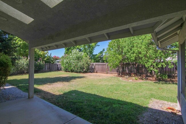 Building Photo - 3 Bedroom Home in Country Heights