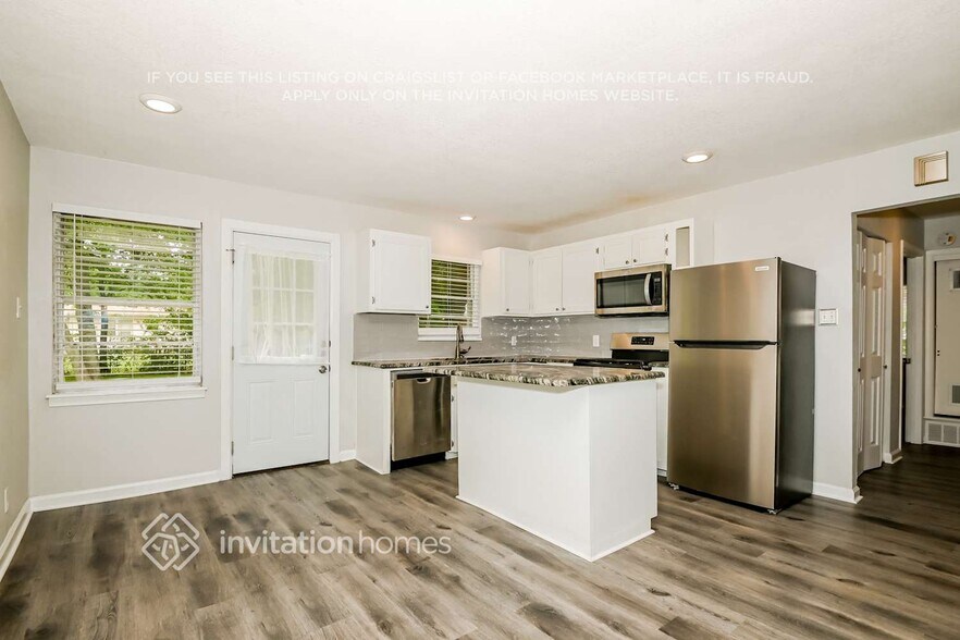 Building Photo - 1501 Juanita Dr