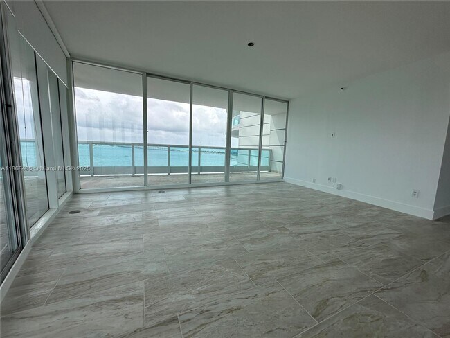 Building Photo - 2127 Brickell Ave