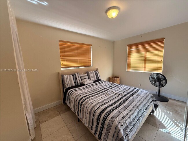 Building Photo - 2435 Wilson St