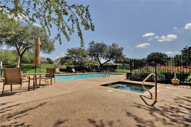 Building Photo - 7500 Shadowridge Run