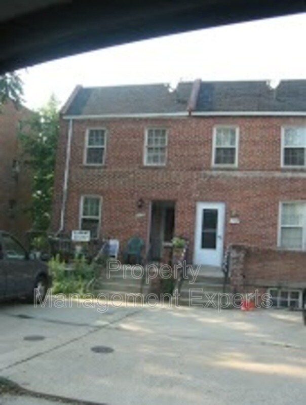 Primary Photo - 1559 19th St N