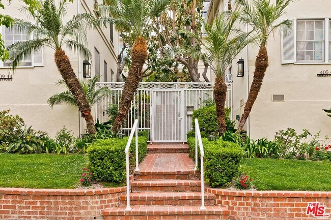 Building Photo - 405-404 Shirley Pl