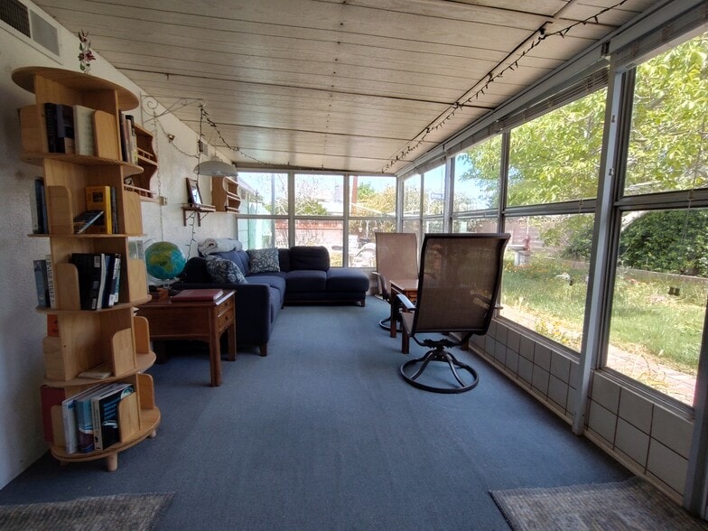 Building Photo - 43710 Rimvale Ave