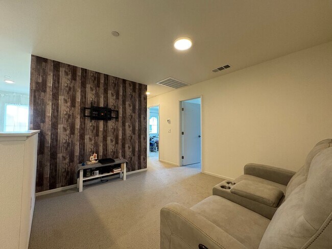 Building Photo - Gorgeous Citro Townhome for Rent