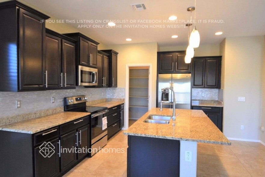 Building Photo - 17512 W Buchanan St