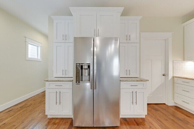 Building Photo - 1332 Lischey Ave