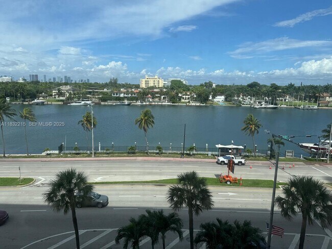 Building Photo - 4747 Collins Ave