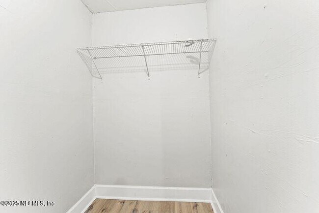 Building Photo - 3807 Ernjo Rd
