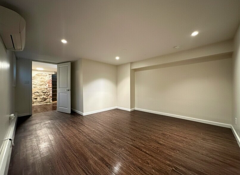 Building Photo - 75 Overlook Pl