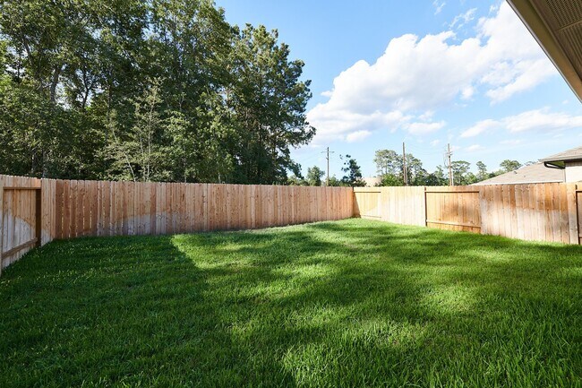 Building Photo - 16877 Short Pnes Dr
