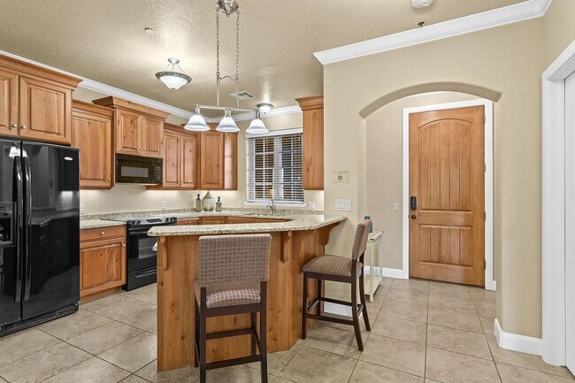 Primary Photo - Fully Furnished 2 Bedroom Home.
