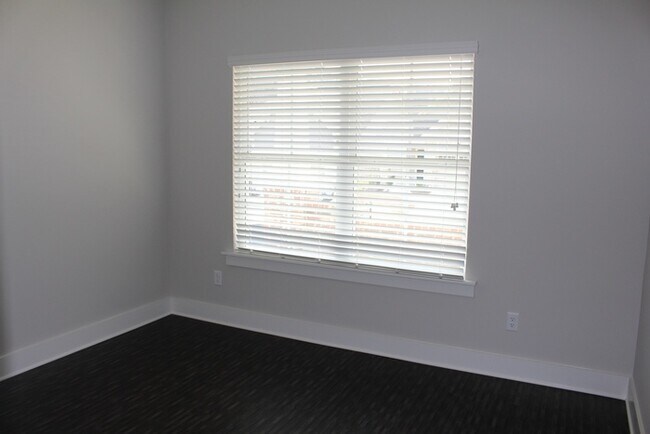 Building Photo - Chestnut Floorplan- leasefairin.com